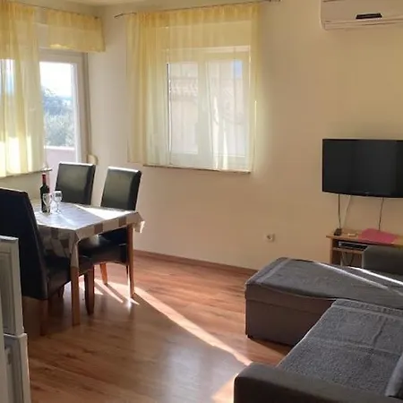 Apartament And New Peroj