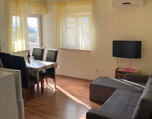 Appartement And New Peroj